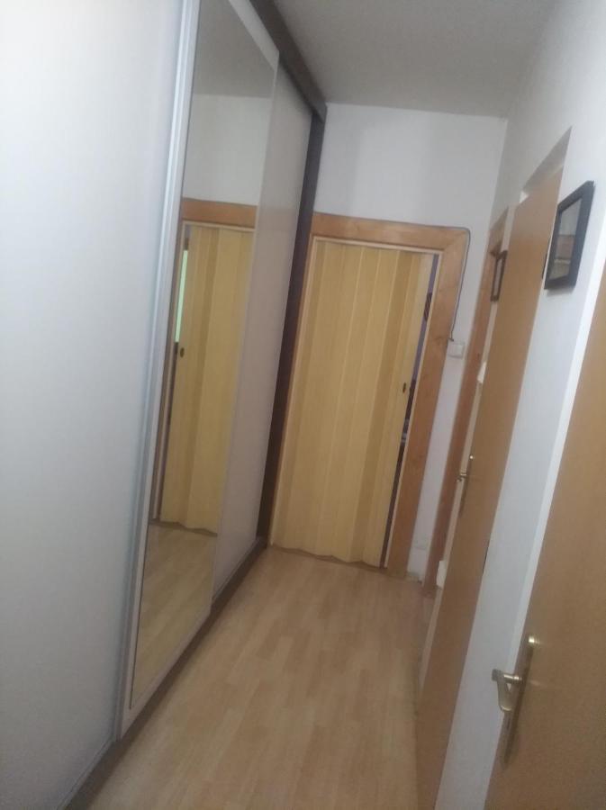 Byt 2+1 S Balkonem Vsetín Esterno foto